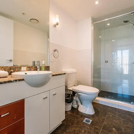 Resort Style Chevron Apartments Surfers Paradise By Gold Coast Travels Exterior photo